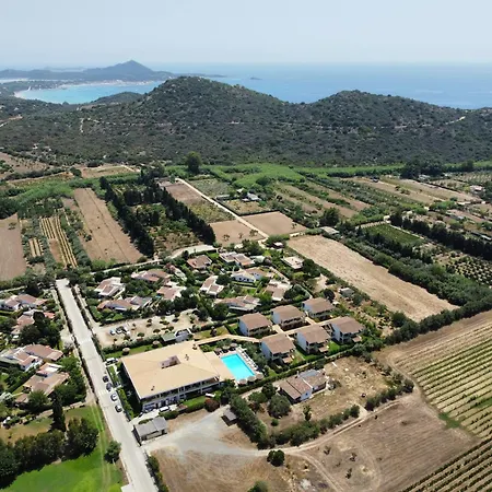 Ih Le Zagare מלון