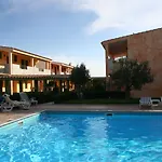 מלון Ih Le Zagare 4*
